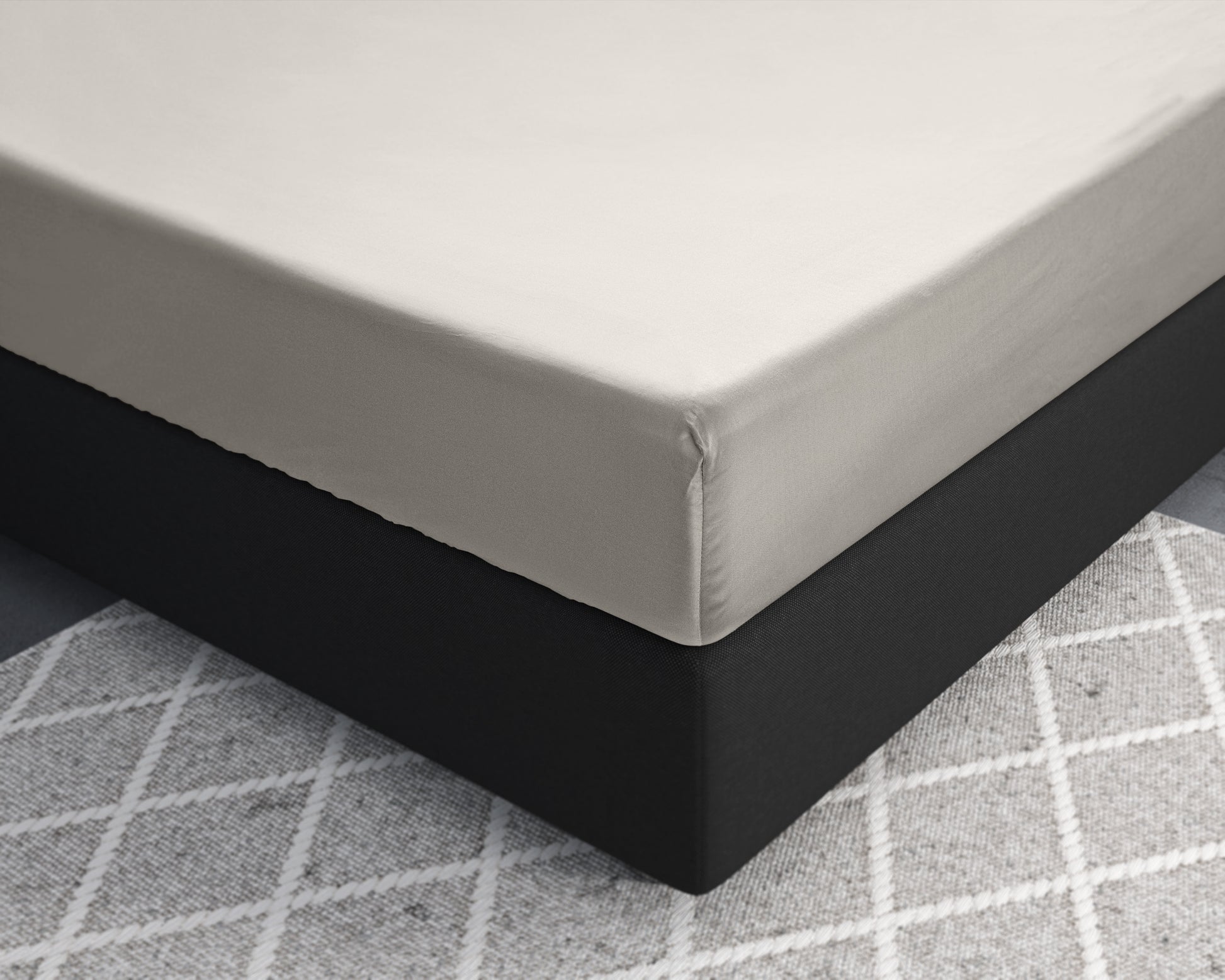 Luna Satijn | Crème Hoeslaken - Perfecte pasvorm. Nacht na nacht.