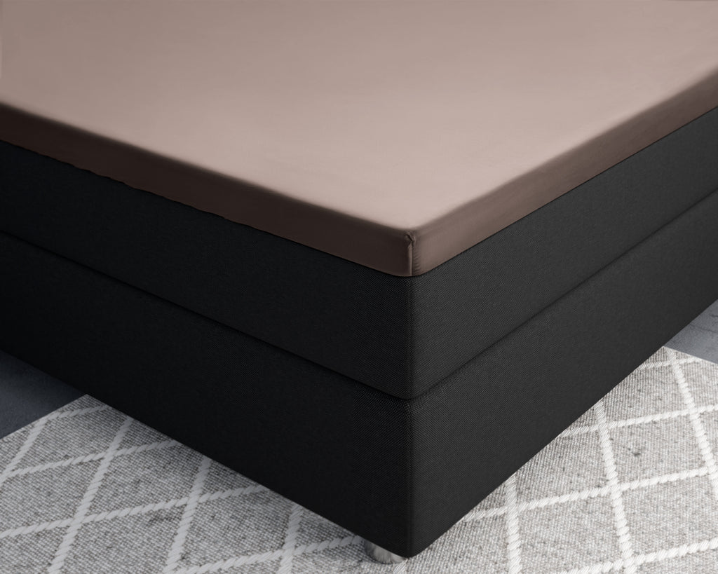 Luna Satijn | Taupe Topper Hoeslaken - Perfecte pasvorm. Nacht na nacht.